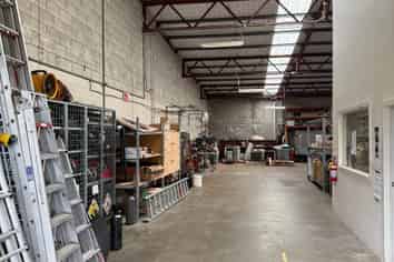 OFFICE / WAREHOUSE OR SHOWROOM
