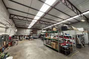 OFFICE / WAREHOUSE OR SHOWROOM
