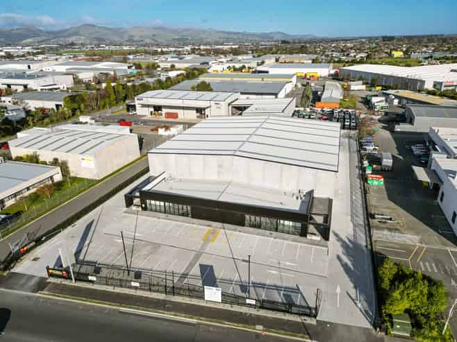 A-Grade industrial, prime position for lease