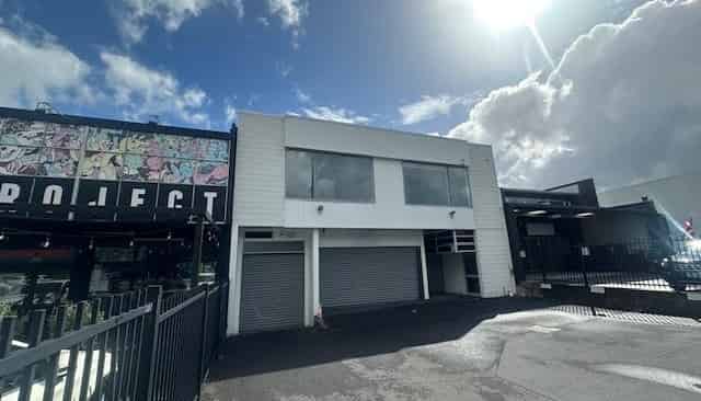  355 New North Road, Kingsland