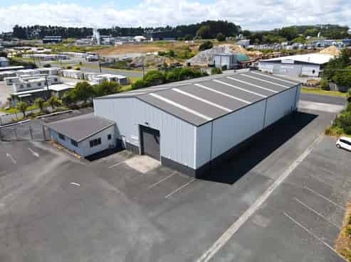 Nice Tidy Warehouse & Yard
