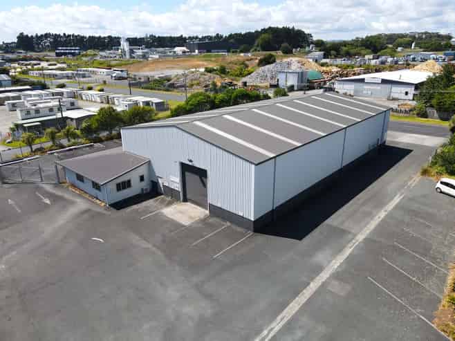 Nice Tidy Warehouse & Yard