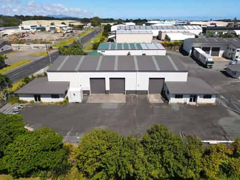Nice Tidy Warehouse & Yard