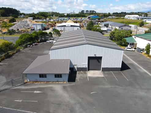 Nice Tidy Warehouse & Yard