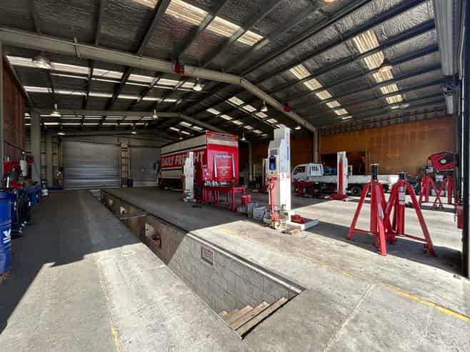 Triple Bay Workshop with Massive Yard!