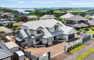 216 Whitford Road, Shamrock Park