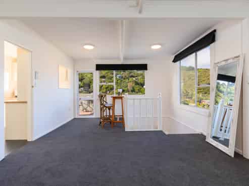 73B Airlie Road, Plimmerton