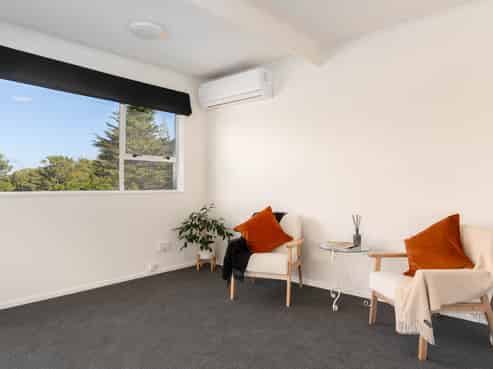 73B Airlie Road, Plimmerton