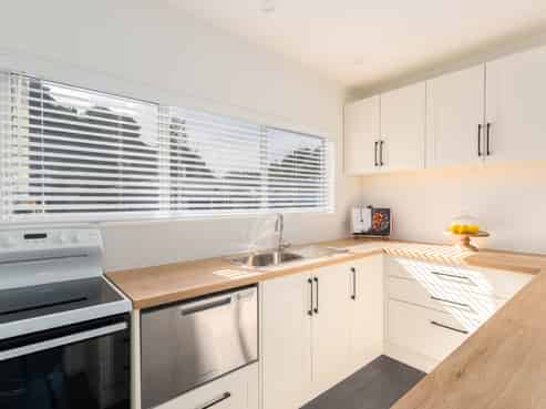 73B Airlie Road, Plimmerton