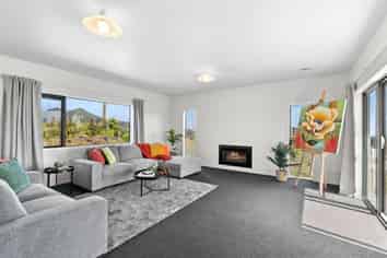 713 Plymouth Road, Koru