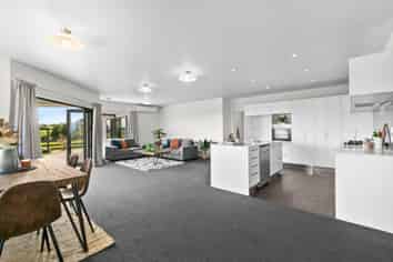 713 Plymouth Road, Koru