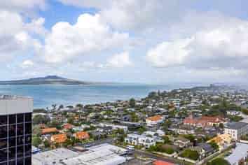 9-17 Byron Avenue, Takapuna