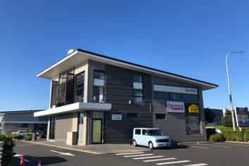 Calling Service Retailers - Tenancy on Lunn Ave