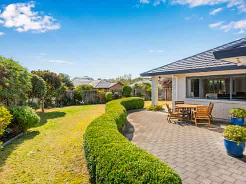 2 Sams Way, Raumati South