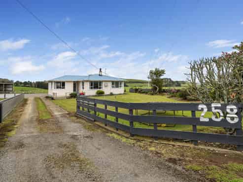 258 Lower Stuart Road, Eltham