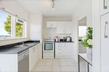 3 and 4/27 Caulton Street, Saint Johns