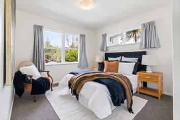 3 and 4/27 Caulton Street, Saint Johns