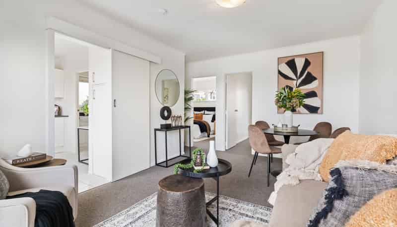 3 and 4/27 Caulton Street, Saint Johns