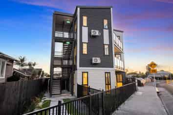 1/130 Rosebank Road, Avondale