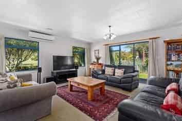 10 Bluett Road, Ohope
