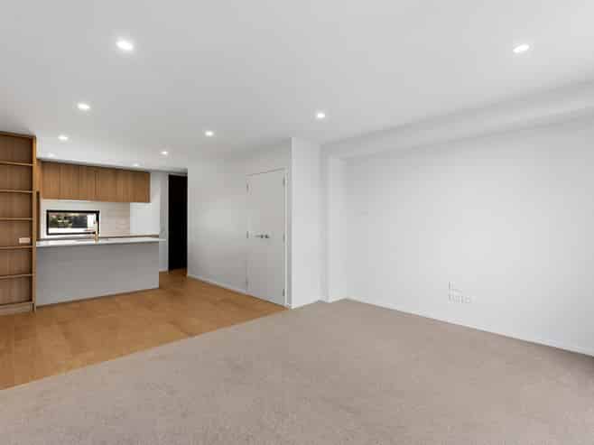 2 Bedroom/88 Holly Road, Saint Albans