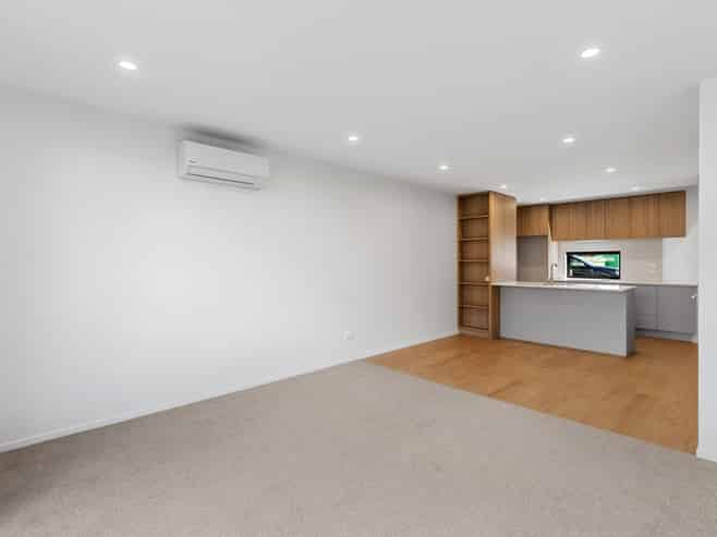 2 Bedroom/88 Holly Road, Saint Albans