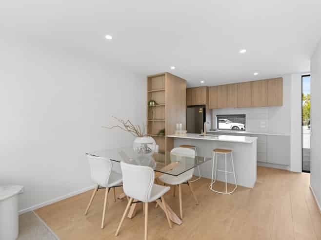 2 Bedroom/88 Holly Road, Saint Albans