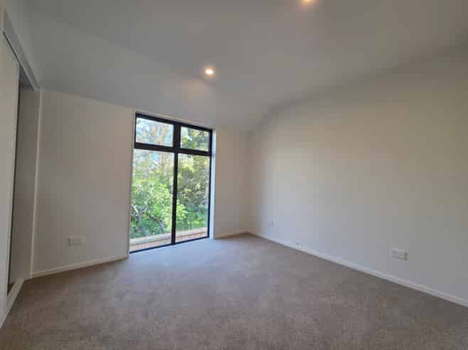 2 Bedroom/88 Holly Road, Saint Albans