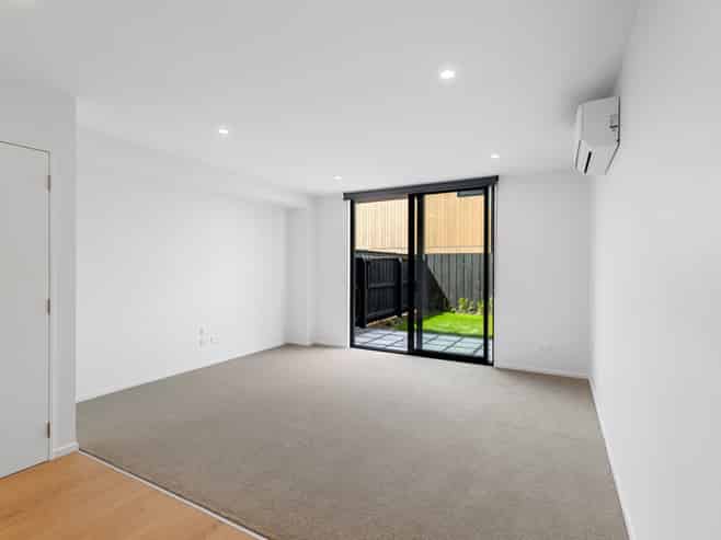 2 Bedroom/88 Holly Road, Saint Albans