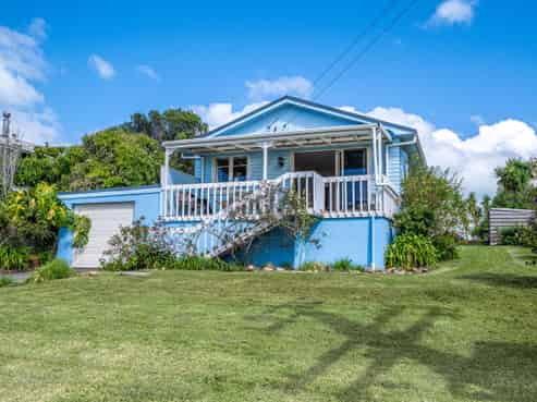 2 Coromandel Road, Oneroa