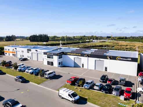North facing warehouse & office- vacant possession 