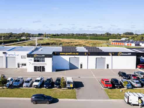 North facing warehouse & office- vacant possession 
