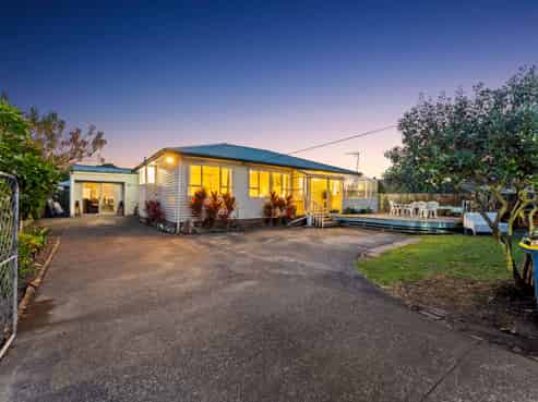 123 Universal Drive, Henderson