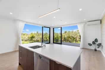 7/98-100 Walker Road, Point Chevalier
