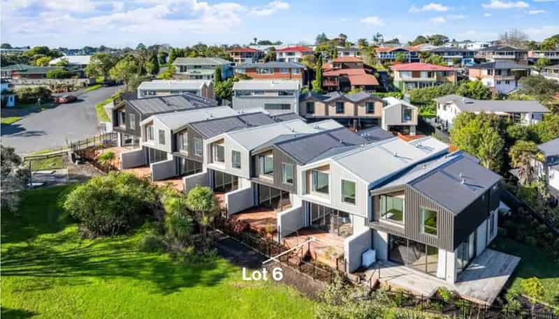 6/98-100 Walker Road, Point Chevalier