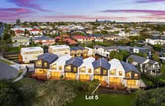 5/98-100 Walker Road, Point Chevalier