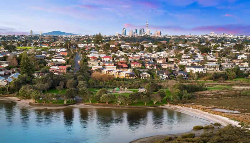 4/98-100 Walker Road, Point Chevalier