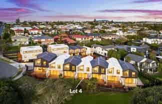 4/98-100 Walker Road, Point Chevalier