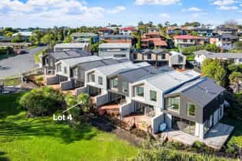 4/98-100 Walker Road, Point Chevalier