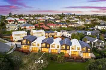 3/98-100 Walker Road, Point Chevalier