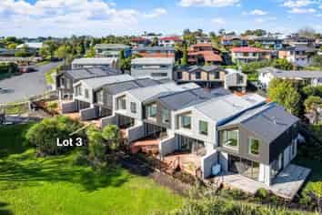 3/98-100 Walker Road, Point Chevalier