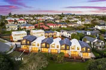 1/98-100 Walker Road, Point Chevalier