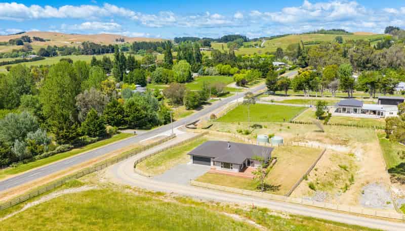 300 White Road, Otane