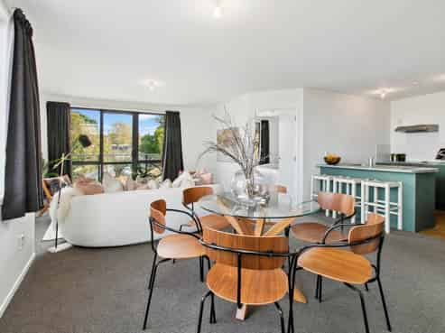 13, 68 Mountain Road, Mount Wellington