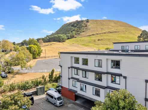 13, 68 Mountain Road, Mount Wellington