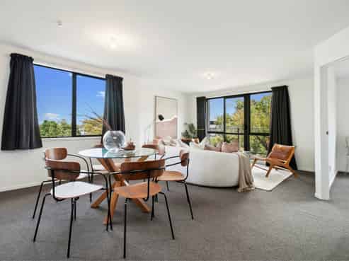 13, 68 Mountain Road, Mount Wellington