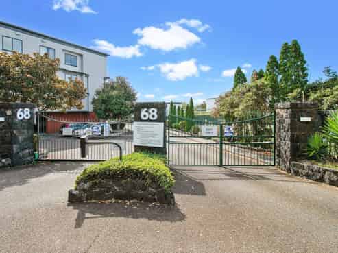 13, 68 Mountain Road, Mount Wellington