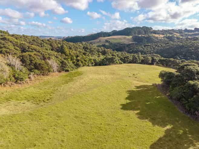 1223 Old North Road, Waimauku