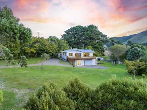 306 South Makara Road, Makara