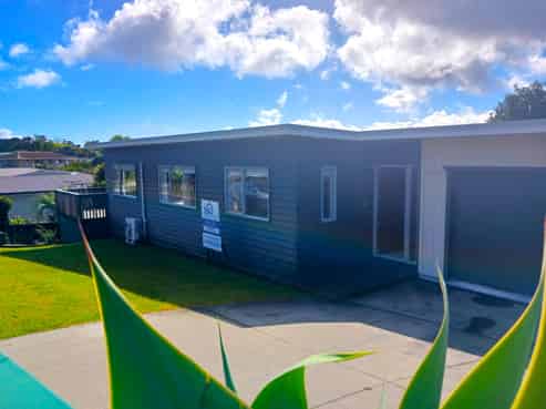 6 Protea Drive, Cable Bay